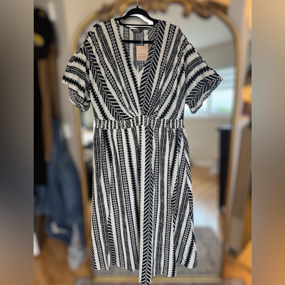 Bloomchic Black and White Aztec Patterned Dress - 2X